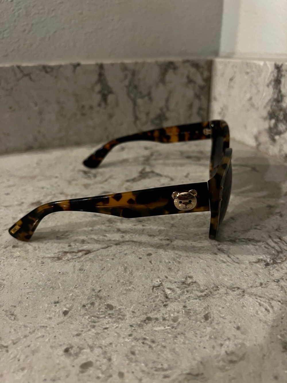 ✨ MOSCHINO Tortoise Shell Sunglasses ✨ - Picture 3 of 5